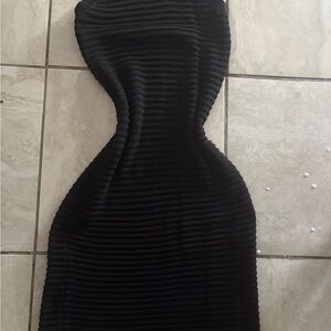 Elegant Black Ribbed Dress